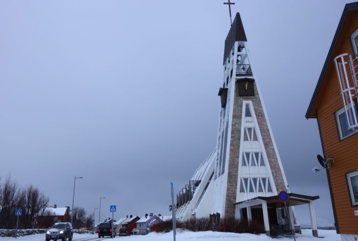 HAMMERFESTハンメルフェスト・世界最北の町の教会
hurtigruten  フッティルーテン、個人旅行で北極圏の旅
ノルウェー